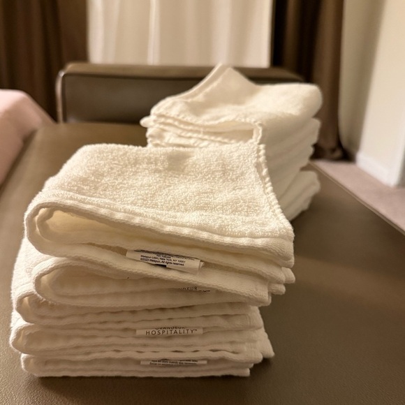 Grandeur Hospitality Luxury White Bath Hand Towels Bundle Set - Picture 2 of 4